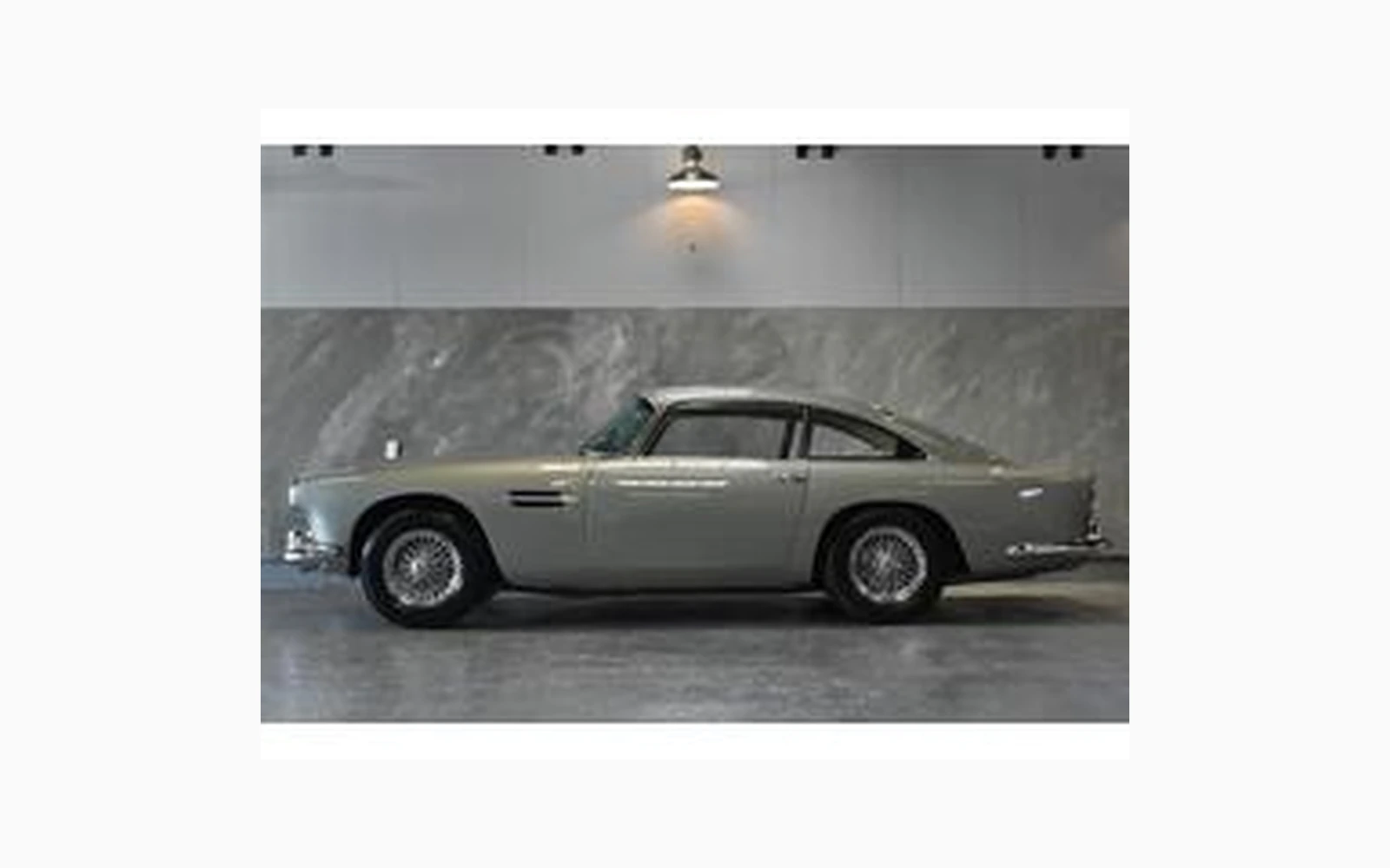 Aston Martin DB4
