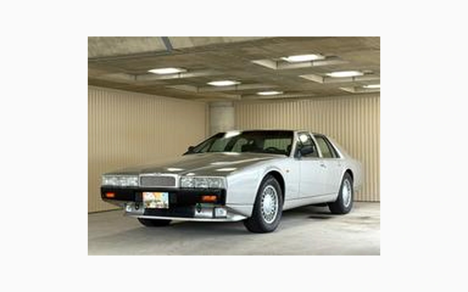 Aston Martin LAGONDA