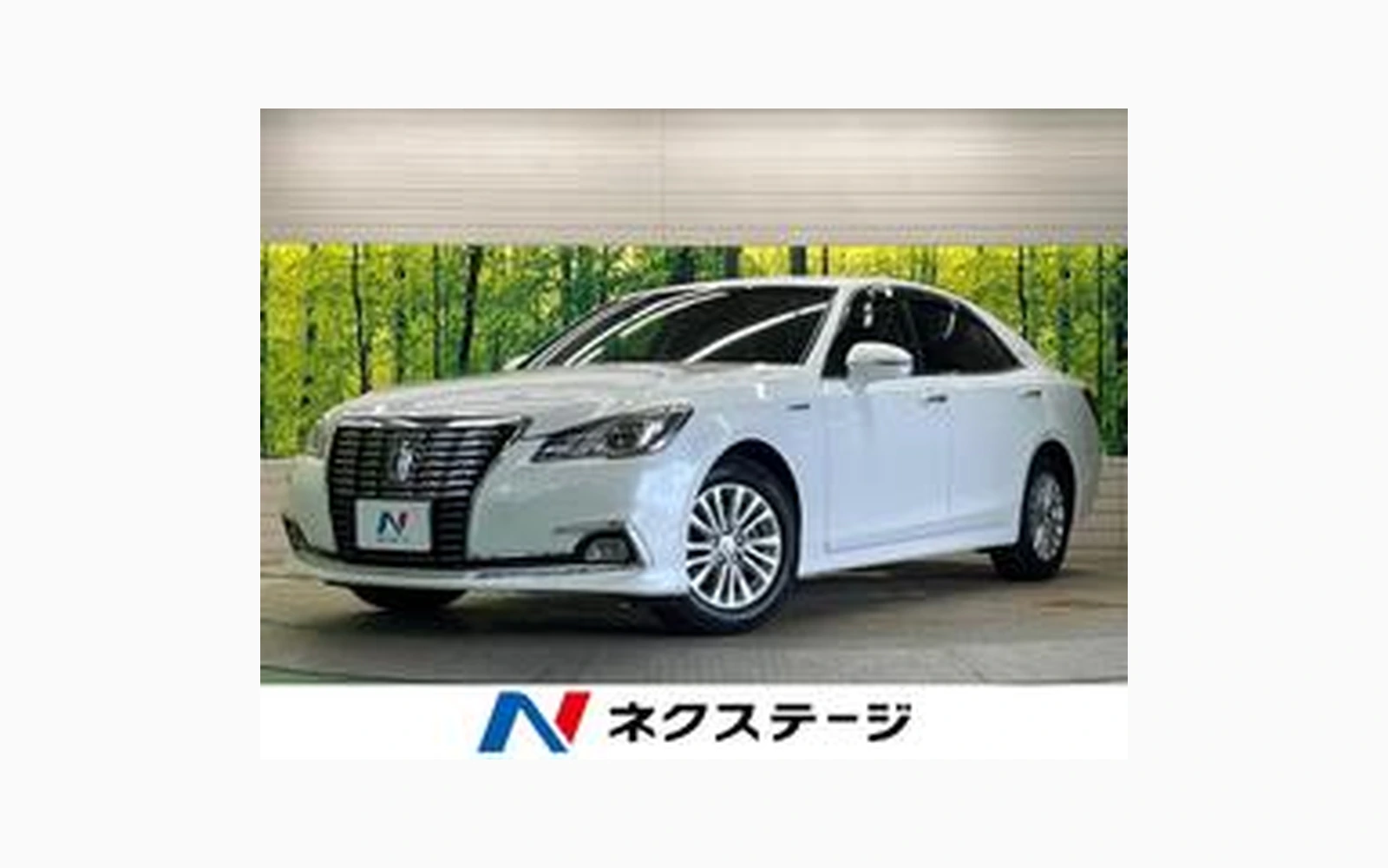 Toyota CROWN HYBRID ROYAL