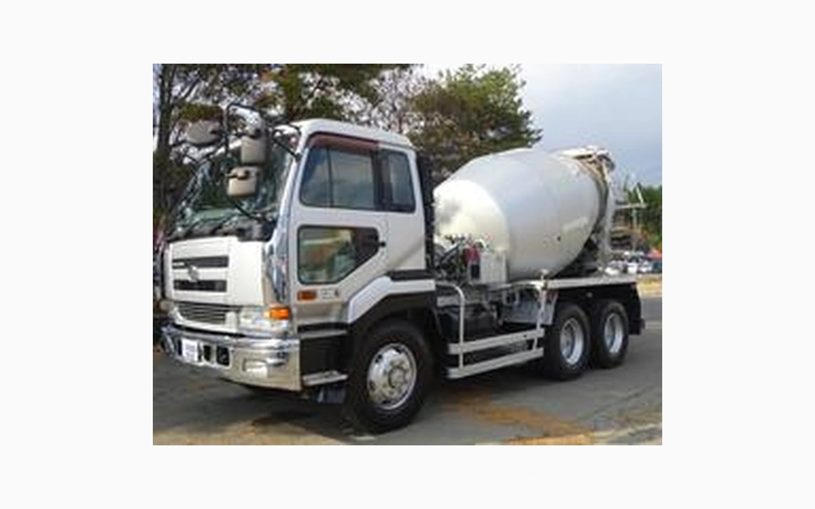 UD Trucks BIG THUMB